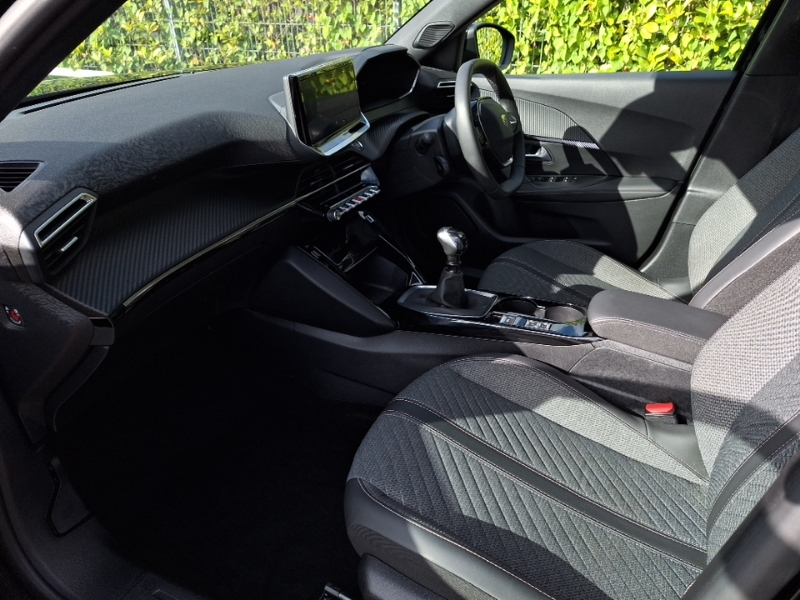 Peugeot 2008 1.2 Puretech 130 Allure Black #5