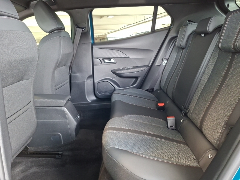 Peugeot 2008 1.2 Hybrid 136 Allure E-dsc6 Blue #6