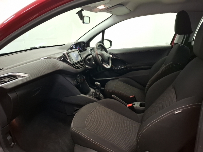 Peugeot 208 1.2 Puretech 82 Active Red #5