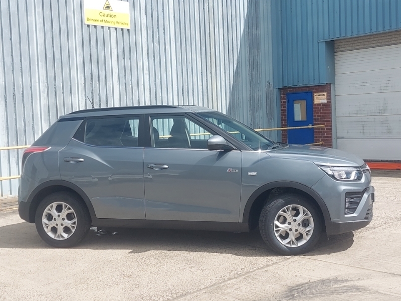 SsangYong Tivoli Ultimate Nav Red #8
