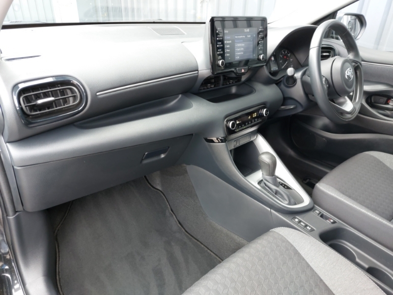 Toyota Yaris 1.5 Hybrid Icon Cvt GV72PYX Black #5