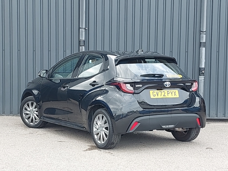 Toyota Yaris 1.5 Hybrid Icon Cvt GV72PYX Black #2