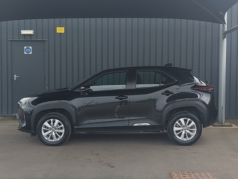Toyota Yaris Cross 1.5 Hybrid Icon Cvt Black #4