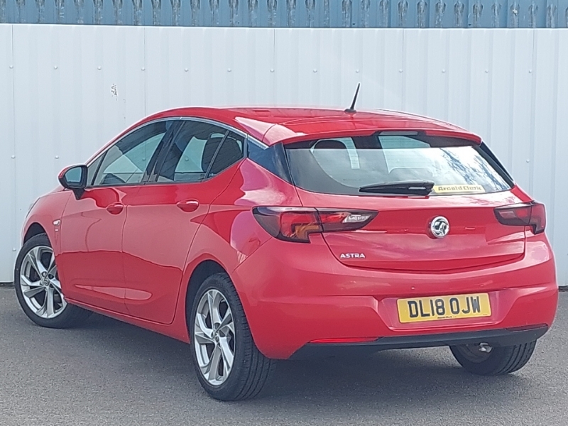Vauxhall Astra 1.4I 16V Sri Red #2