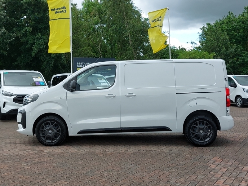 Vauxhall Vivaro 1.5 Turbo D 120 Pro H1 Van White #4
