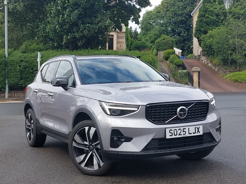 Volvo XC40 2.0 B3p Ultra Dark Silver