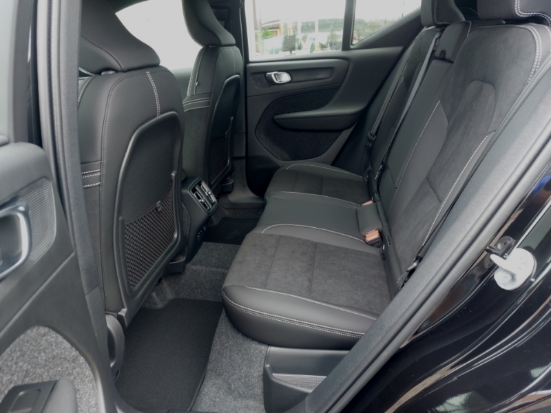 Volvo XC40 2.0 B3p Plus Dark Black #6