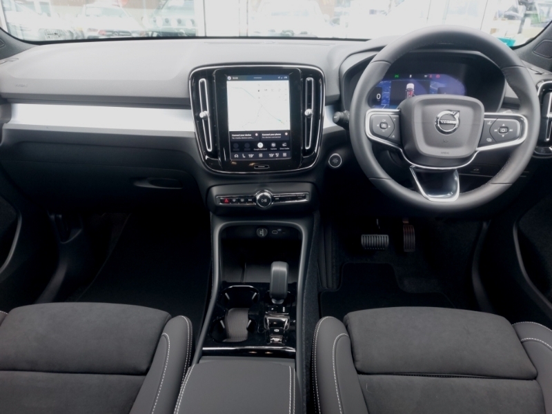 Volvo XC40 2.0 B3p Plus Dark Black #3