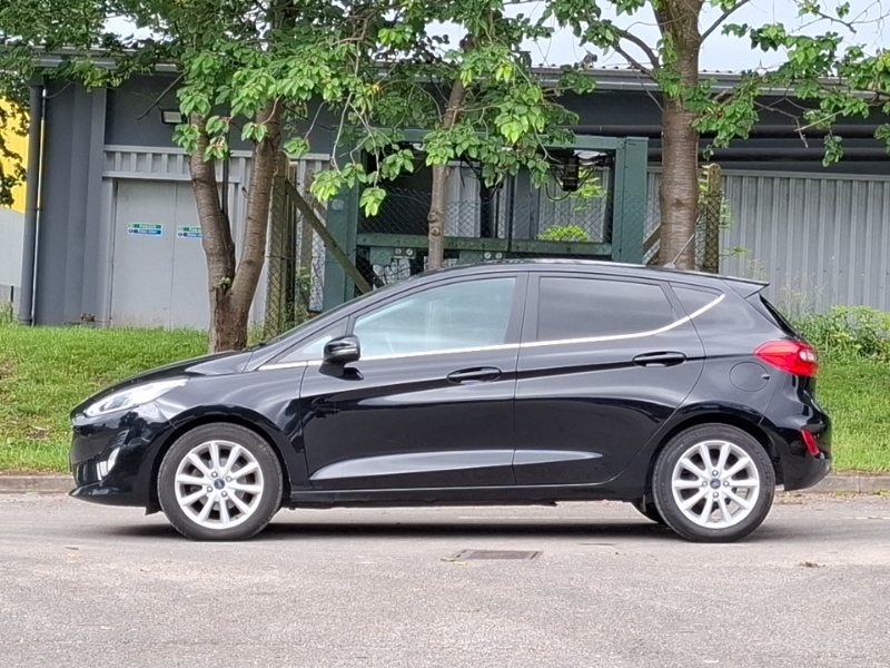 Ford Fiesta 1.0 Ecoboost Titanium Black #4