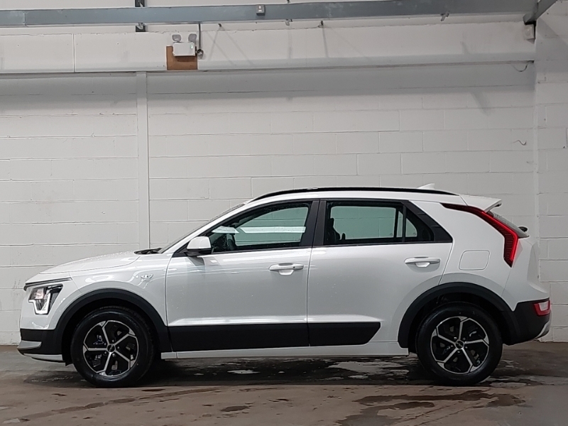 Kia Niro 1.6 Gdi 136 Hybrid Pure Dct White #4