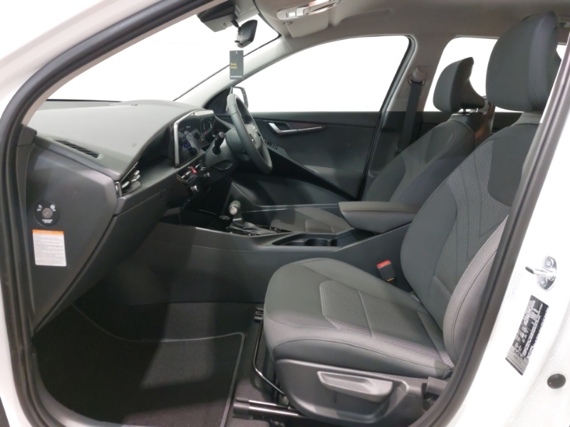 Kia Niro 1.6 Gdi 136 Hybrid Pure Dct White #5