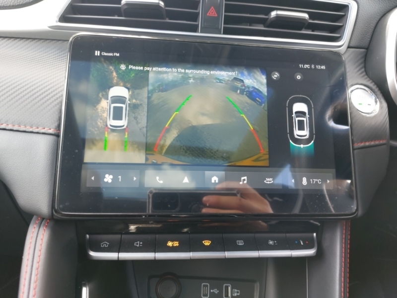 MG ZS Trophy Connect Black #9