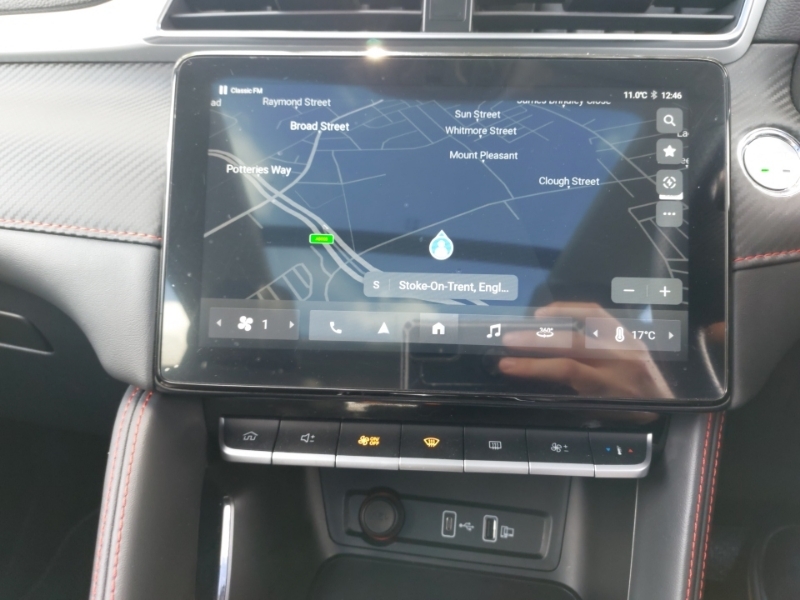 MG ZS Trophy Connect Black #10