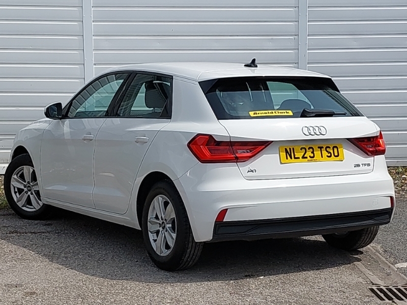 Audi A1 25 Tfsi Technik White #2