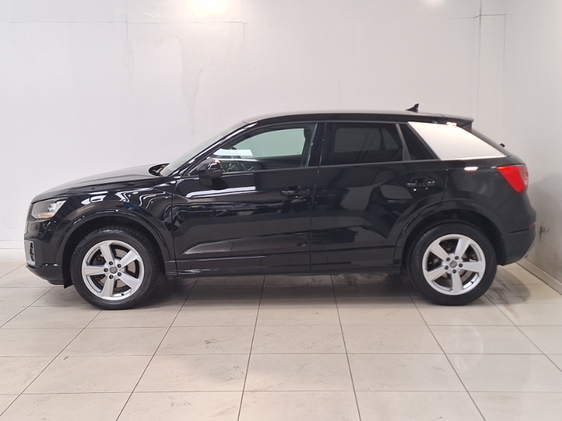 Audi Q2 1.0 Tfsi Sport Black #4