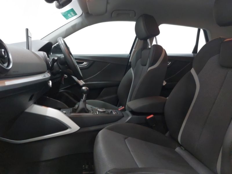 Audi Q2 35 Tfsi Sport Black #5