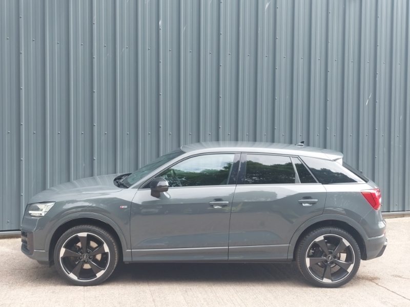 Audi Q2 30 Tfsi Black Edition Grey #4