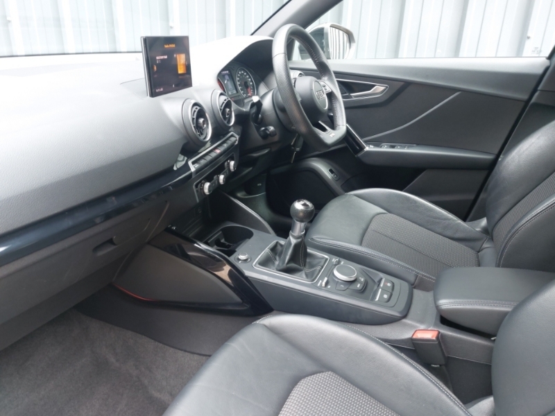 Audi Q2 30 Tfsi Black Edition Grey #5