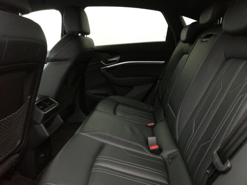Audi Q8 e tron 250Kw 50 Quattro 95Kwh Black Edition Grey #6