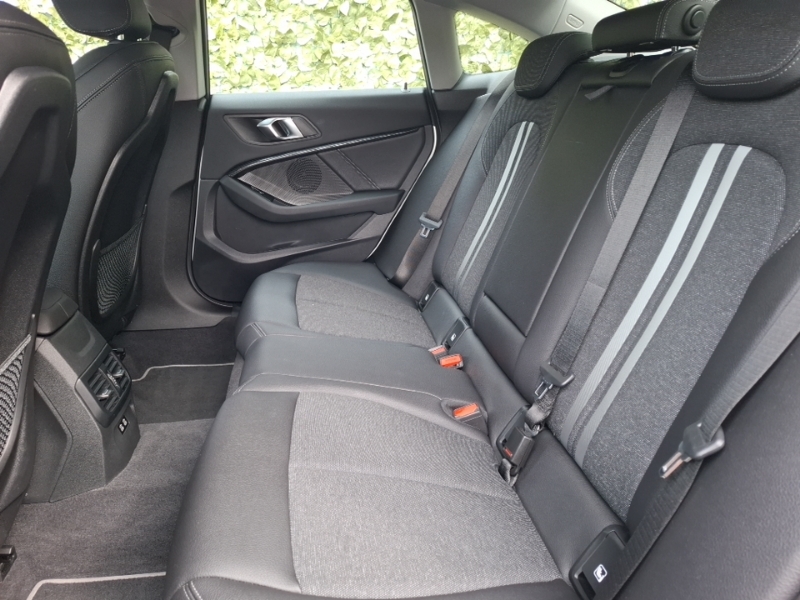 BMW 2 Series 218I 136 Sport Live Cockpit Professional White #6