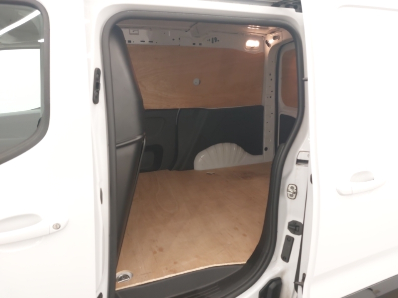 Fiat Doblo 1.5 Multijet 100 H1 Van White #6