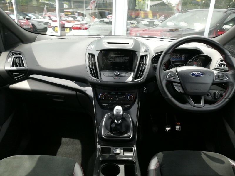 Ford Kuga 1.5 Ecoboost St-line 2Wd Black #3