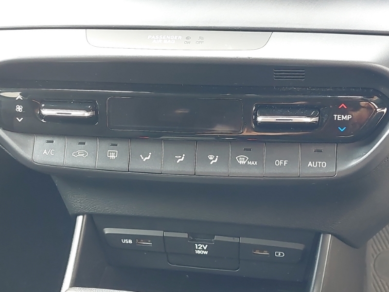 Hyundai Bayon Premium Green #15