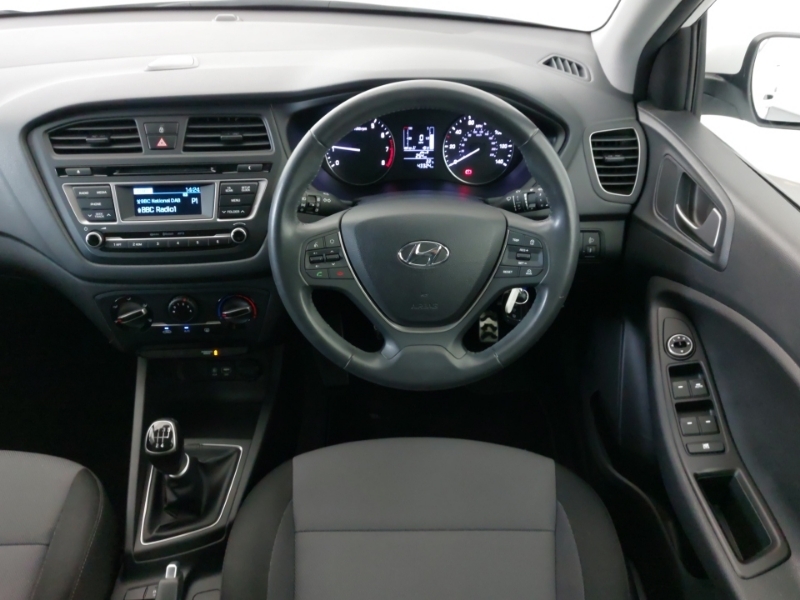 Hyundai I20 1.2L S White #8