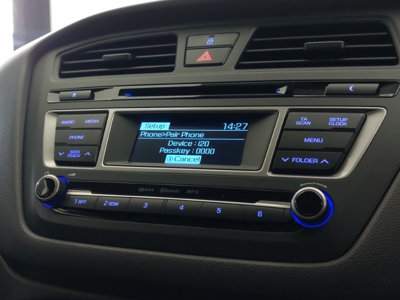 Hyundai I20 1.2L S White #15