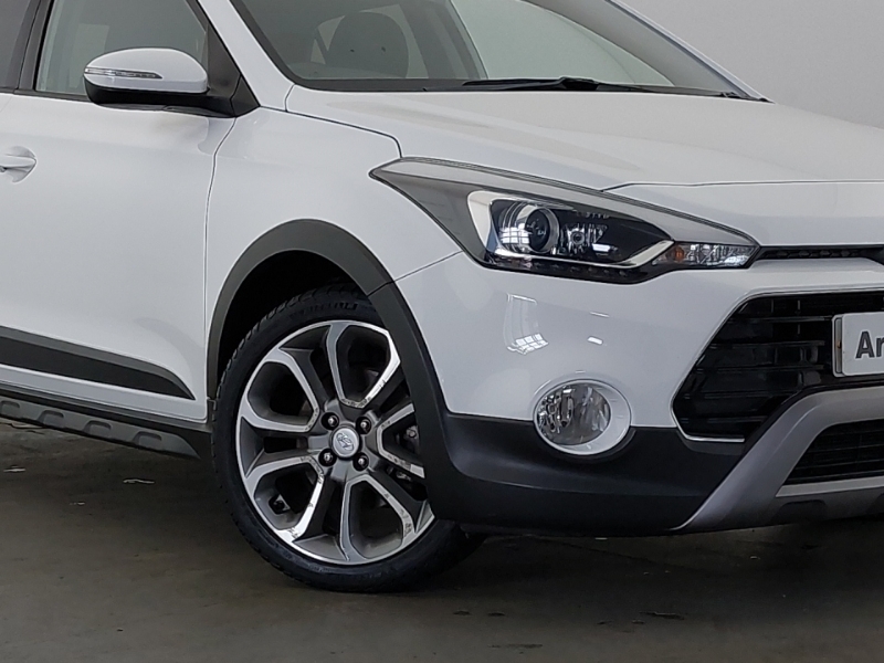 Hyundai I20 1.2L S White #20