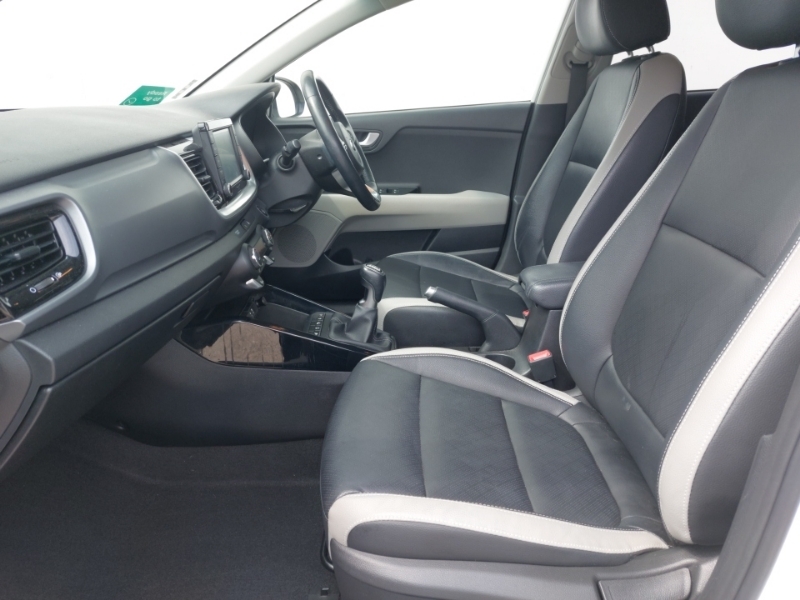 Kia Stonic 1.0T Gdi 4 White #5