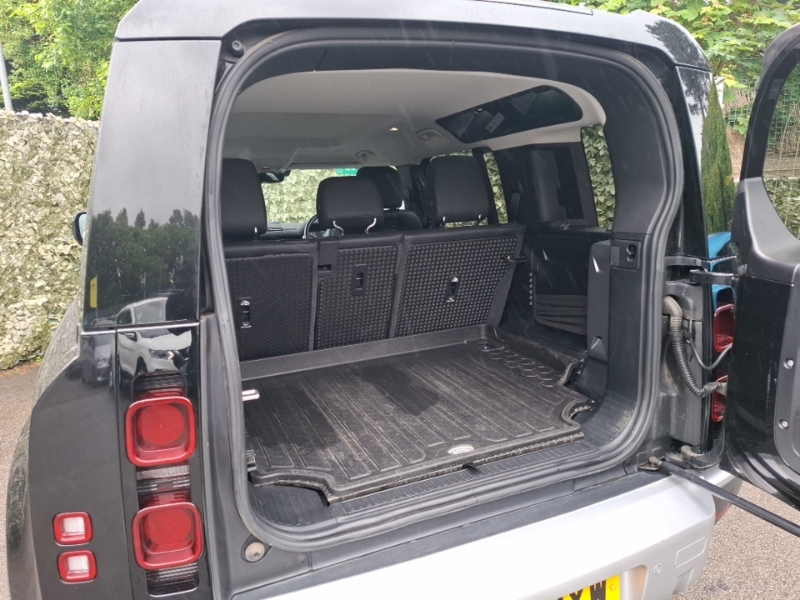 Land Rover Defender 110 First Edition Silver #18
