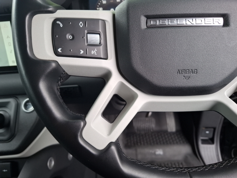Land Rover Defender 110 First Edition Silver #12