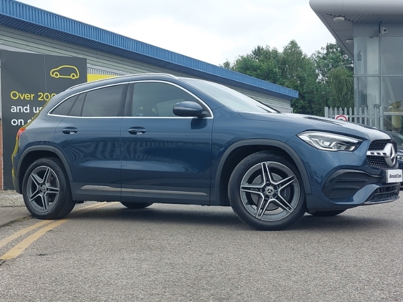 Mercedes-Benz GLA Class Gla 200 Amg Line Executive Red #7