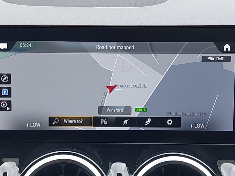 Mercedes-Benz GLA Class Gla 200 Amg Line Executive Red #9