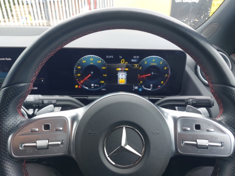 Mercedes-Benz GLA Class Gla 200 Amg Line Executive Red #12