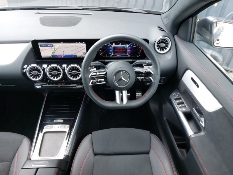 Mercedes-Benz GLA Class Gla 200 Amg Line Executive Black #8