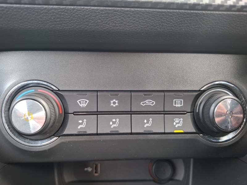 MG ZS 1.0T Gdi Exclusive Dct Red #15