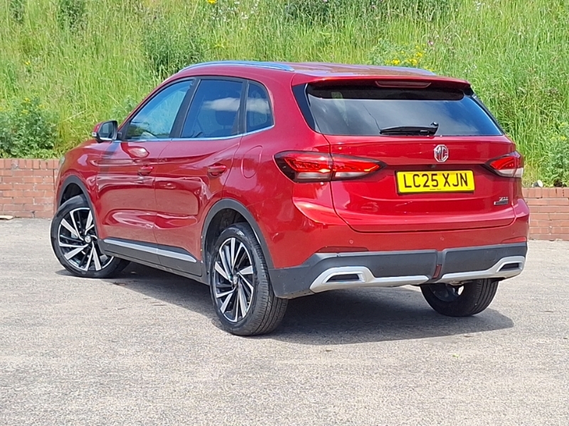 MG ZS 1.5 Hybrid Trophy Red #2