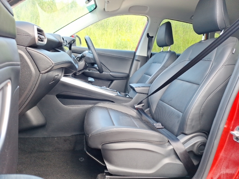 MG ZS 1.5 Hybrid Trophy Red #5
