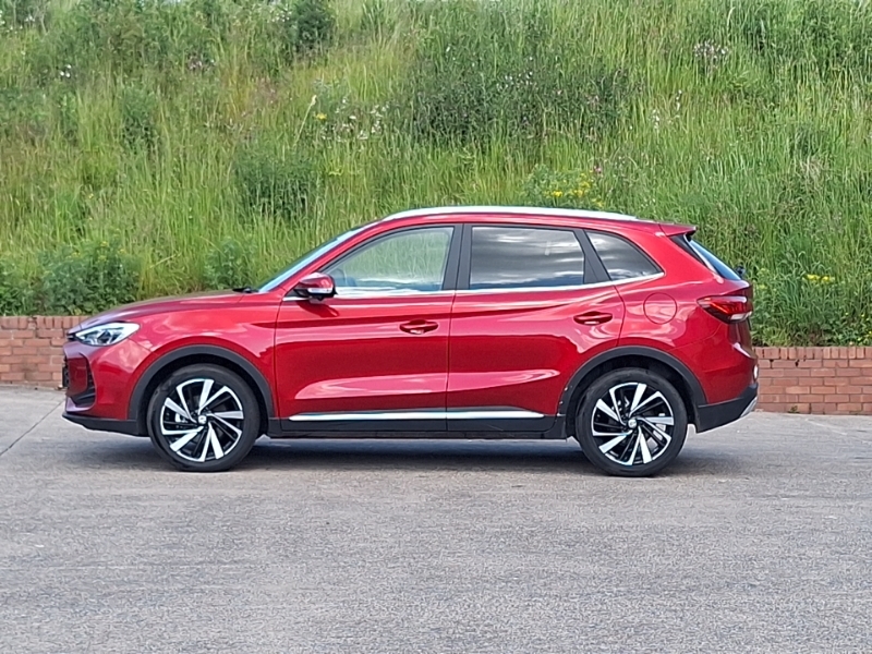 MG ZS 1.5 Hybrid Trophy Red #4