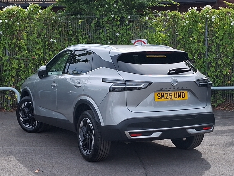 Nissan Qashqai 1.3 Dig-t Mh N-connecta Glass Roof SM25UMD Silver #2