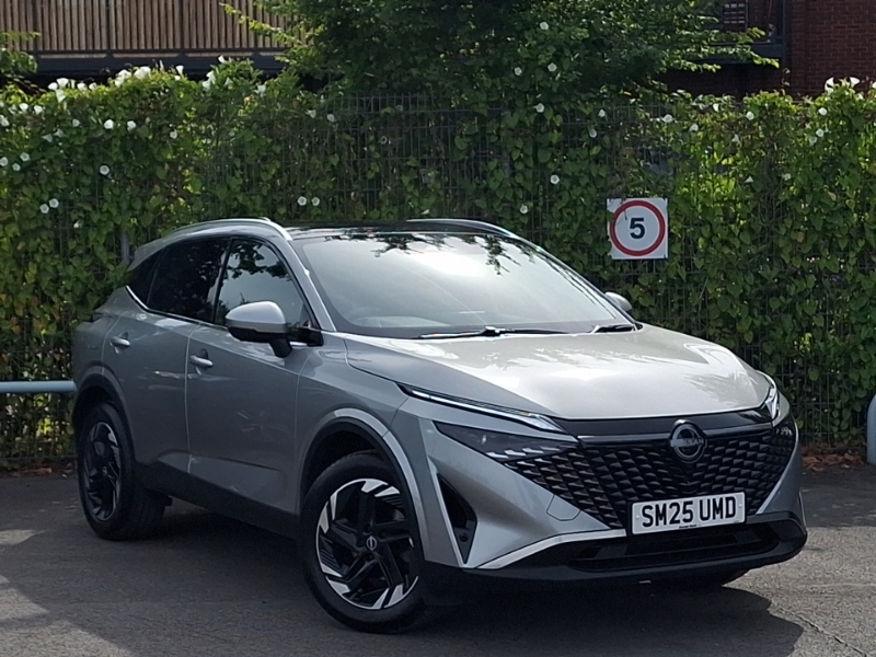 Nissan Qashqai 1.3 Dig-t Mh N-connecta Glass Roof Silver