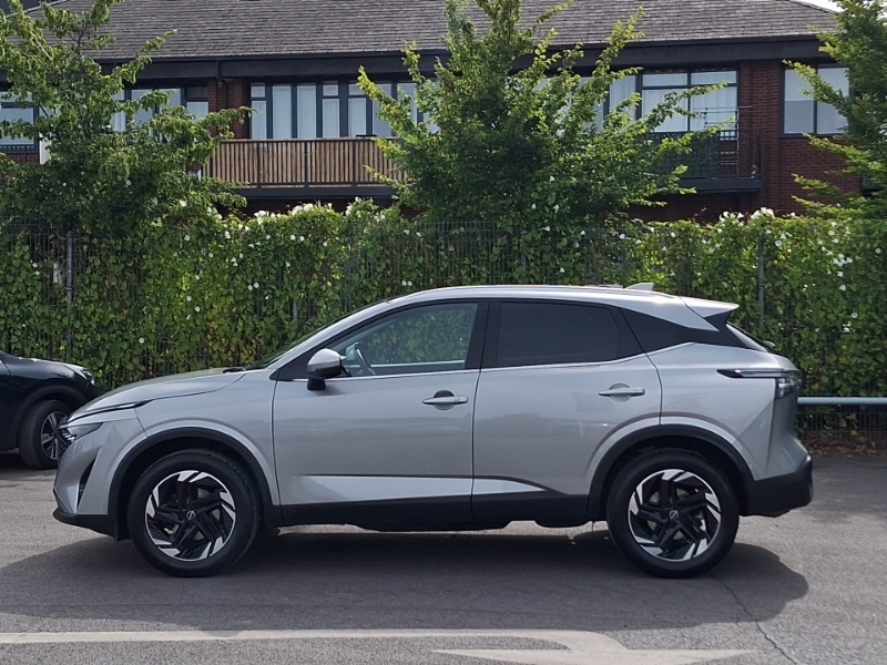 Nissan Qashqai 1.3 Dig-t Mh N-connecta Glass Roof SM25UMD Silver #4