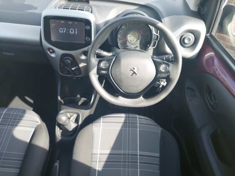 Peugeot 108 1.0 Active Red #8