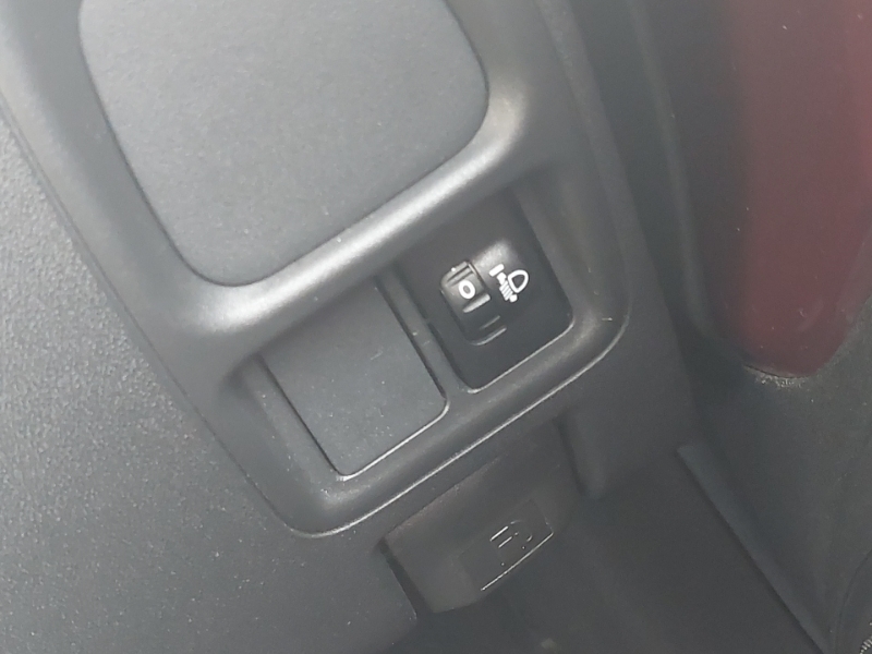 Peugeot 108 1.0 Active Red #17