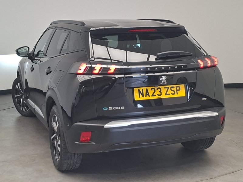 Peugeot e-2008 100Kw Gt 50Kwh 11Kwch Black #2
