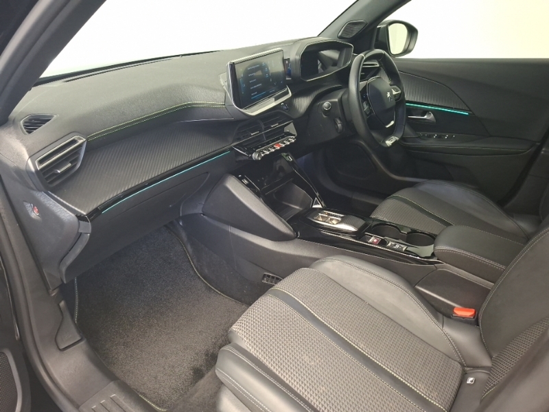 Peugeot e-2008 100Kw Gt 50Kwh 11Kwch Black #5