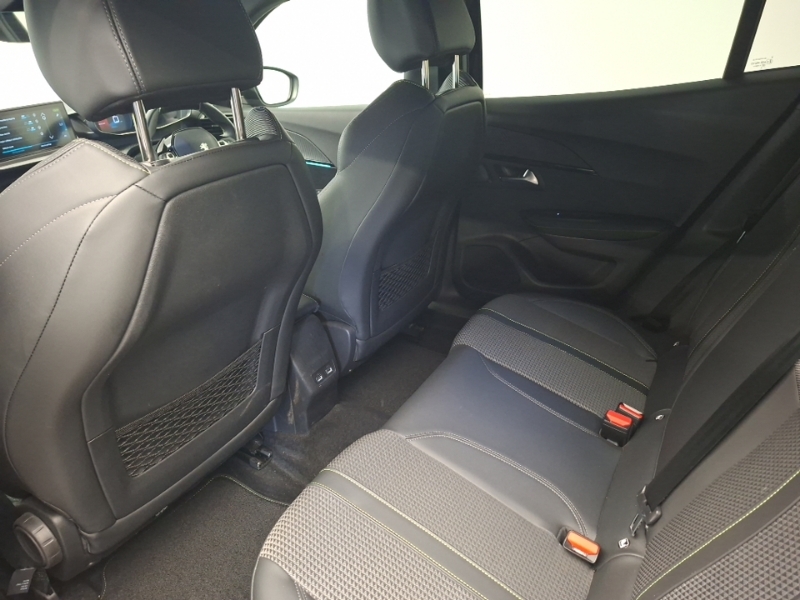 Peugeot e-2008 100Kw Gt 50Kwh 11Kwch Black #6