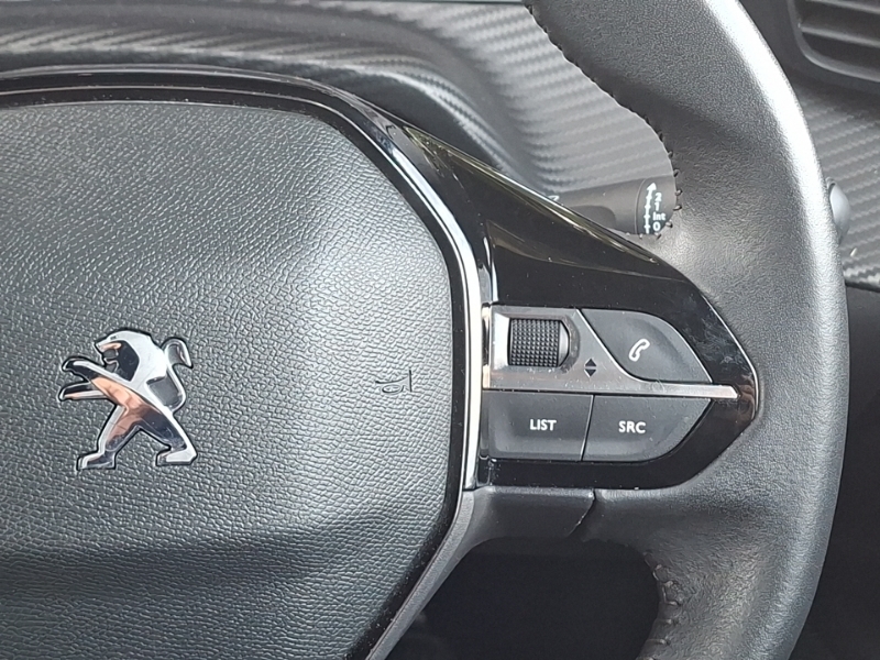 Peugeot e-2008 Allure Premium Orange #13